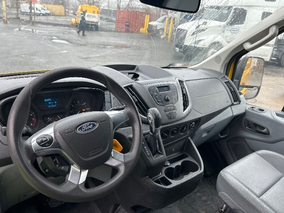 Cargo Van (Panel Van)-Light and Medium Duty Trucks-Ford-2016-Transit 250-Alexandria-VA-95,104\n\t\tmiles-$ 26,000 - Image 17