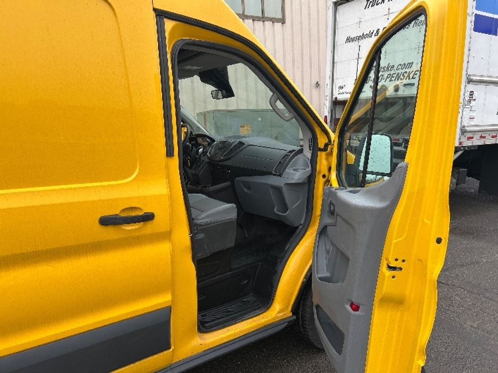 Cargo Van (Panel Van)-Light and Medium Duty Trucks-Ford-2016-Transit 250-Alexandria-VA-95,104\n\t\tmiles-$ 26,000 - Image 19