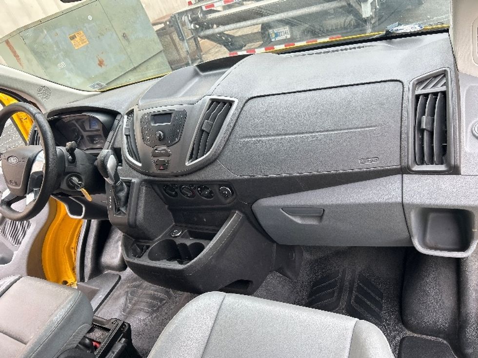 Cargo Van (Panel Van)-Light and Medium Duty Trucks-Ford-2016-Transit 250-Alexandria-VA-95,104\n\t\tmiles-$ 26,000 - Image 20