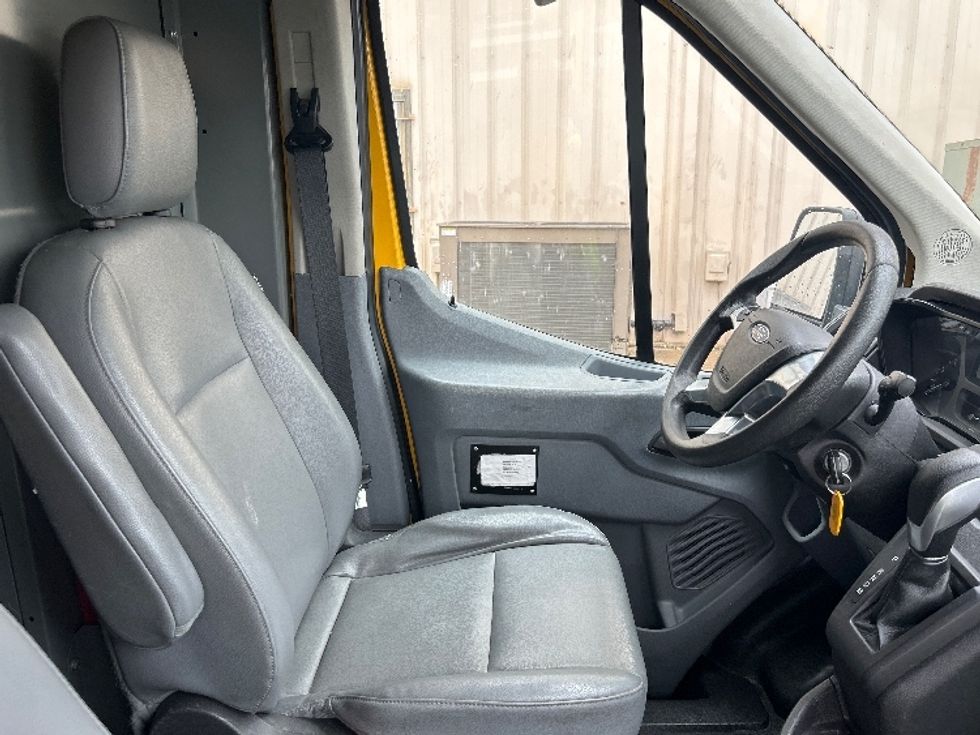 Cargo Van (Panel Van)-Light and Medium Duty Trucks-Ford-2016-Transit 250-Alexandria-VA-95,104\n\t\tmiles-$ 26,000 - Image 21