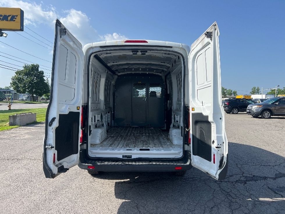 Cargo Van (Panel Van)-Light and Medium Duty Trucks-Ford-2016-Transit 250-Rochester-NY-37,437\n\t\tmiles-$ 23,250 - Image 8