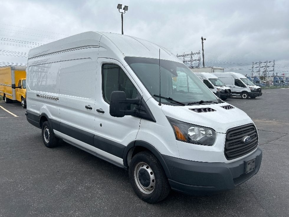 Cargo Van (Panel Van)-Light and Medium Duty Trucks-Ford-2016-Transit 350-Etobicoke-ON-102,220\n\t\tkm-$ 32,500 - Image 1