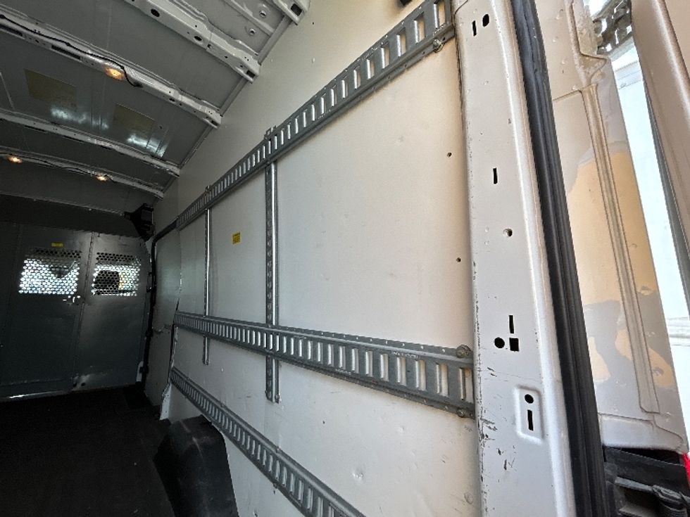 Cargo Van (Panel Van)-Light and Medium Duty Trucks-Ford-2016-Transit 350-Etobicoke-ON-102,220\n\t\tkm-$ 32,500 - Image 11