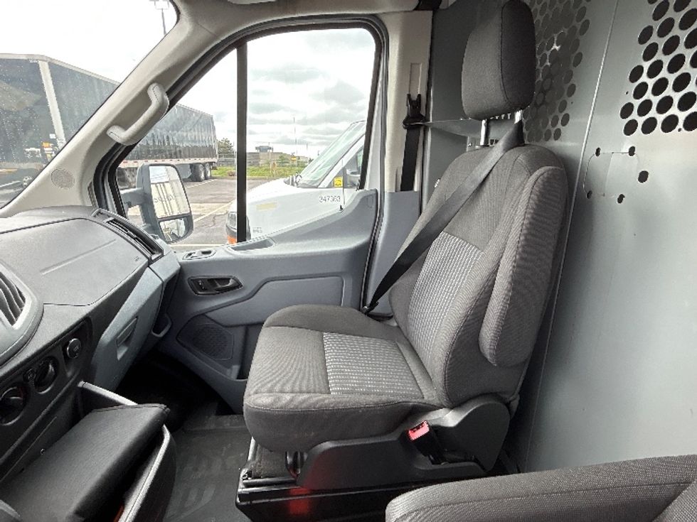 Cargo Van (Panel Van)-Light and Medium Duty Trucks-Ford-2016-Transit 350-Etobicoke-ON-102,220\n\t\tkm-$ 32,500 - Image 18