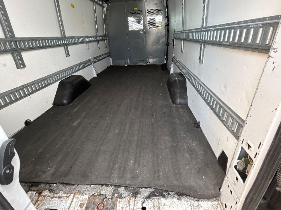 Cargo Van (Panel Van)-Light and Medium Duty Trucks-Ford-2016-Transit 350-Etobicoke-ON-102,220\n\t\tkm-$ 32,500 - Image 9