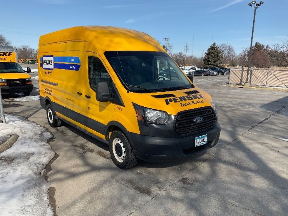 Used Cargo Vans for Sale in MN Penske Used Trucks