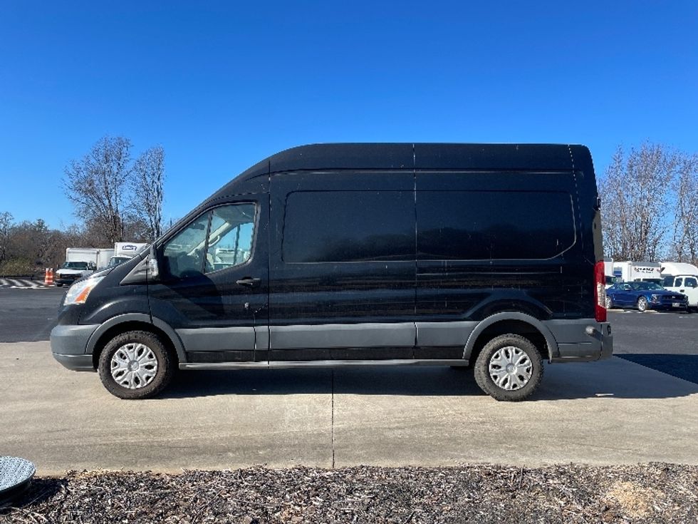 Cargo Van (Panel Van)-Light and Medium Duty Trucks-Ford-2017-Transit 250-Concord-NC-196,571\n\t\tmiles-$ 20,000 - Image 4