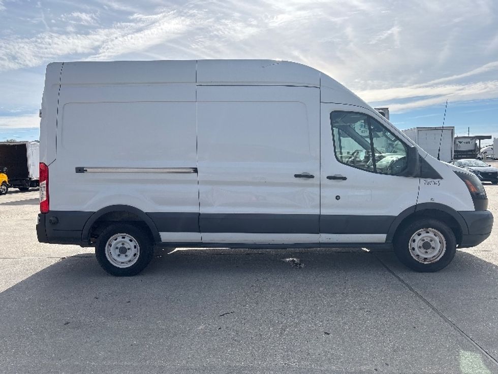 Cargo Van (Panel Van)-Light and Medium Duty Trucks-Ford-2017-Transit 250-Hammond-LA-140,696\n\t\tmiles-$ 30,000 - Image 12