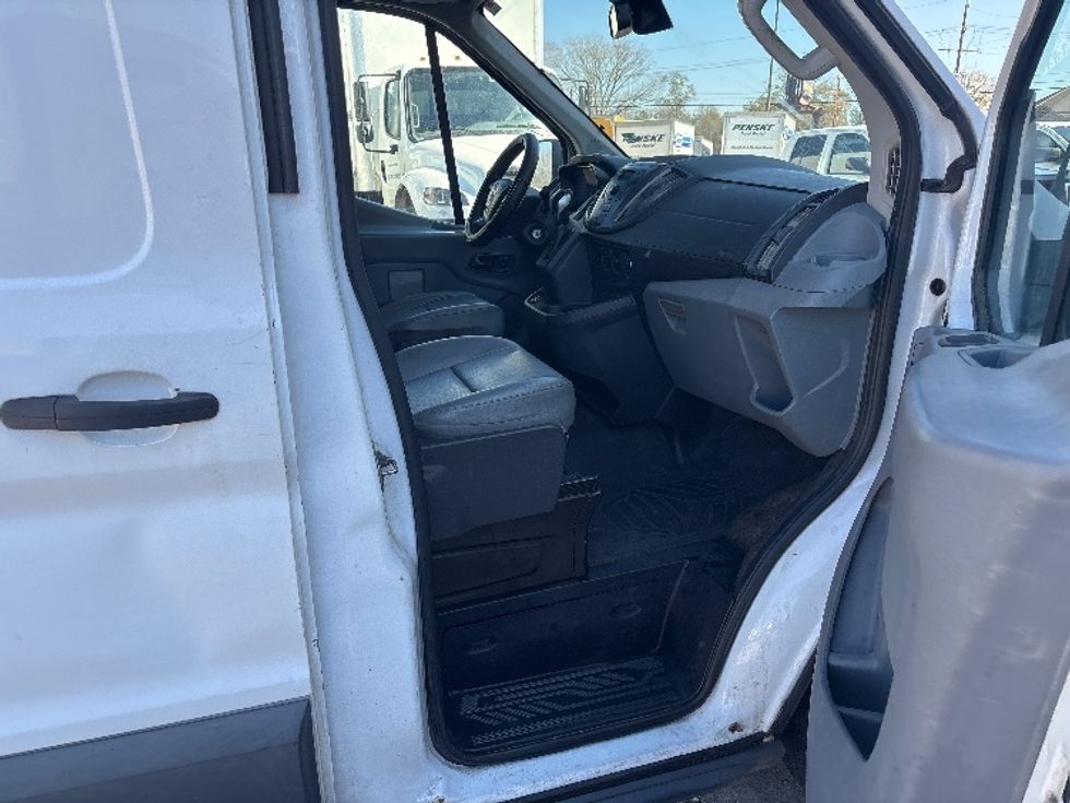 Cargo Van (Panel Van)-Light and Medium Duty Trucks-Ford-2017-Transit 250-Hammond-LA-140,696\n\t\tmiles-$ 30,000 - Image 16