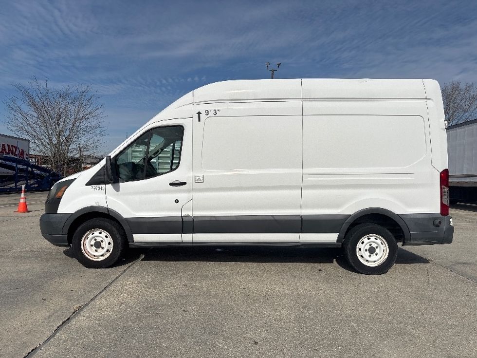 Cargo Van (Panel Van)-Light and Medium Duty Trucks-Ford-2017-Transit 250-Hammond-LA-140,696\n\t\tmiles-$ 30,000 - Image 4