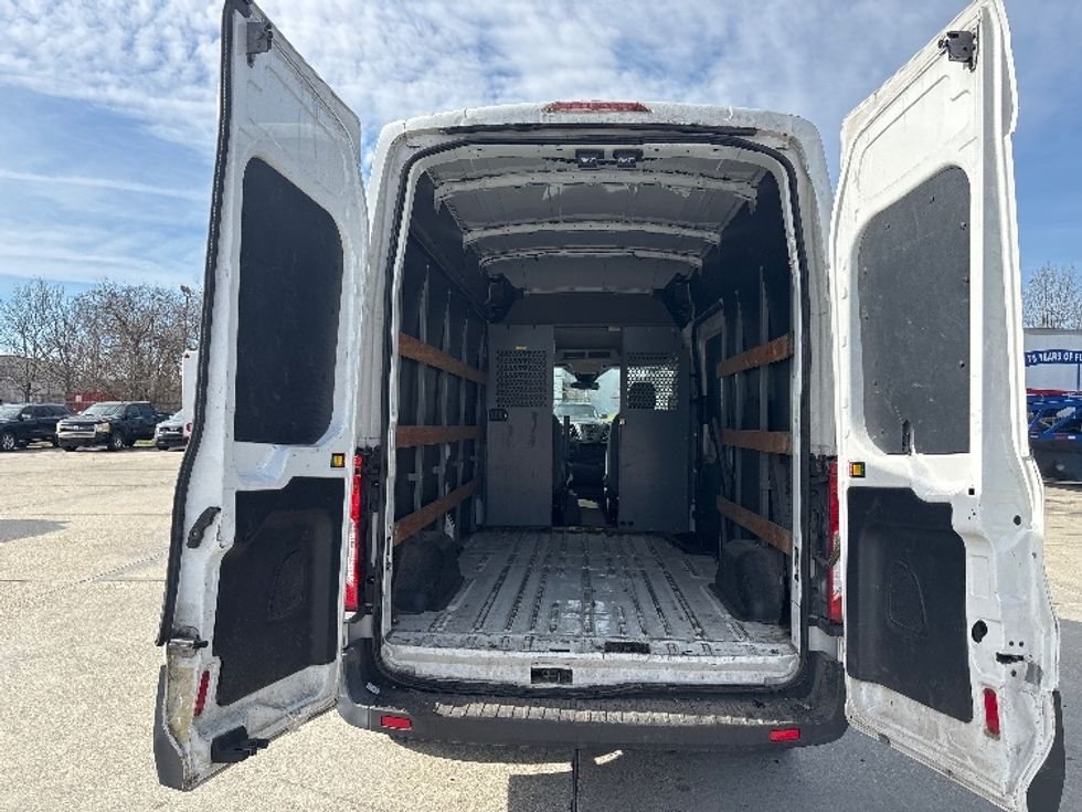 Cargo Van (Panel Van)-Light and Medium Duty Trucks-Ford-2017-Transit 250-Hammond-LA-140,696\n\t\tmiles-$ 30,000 - Image 7