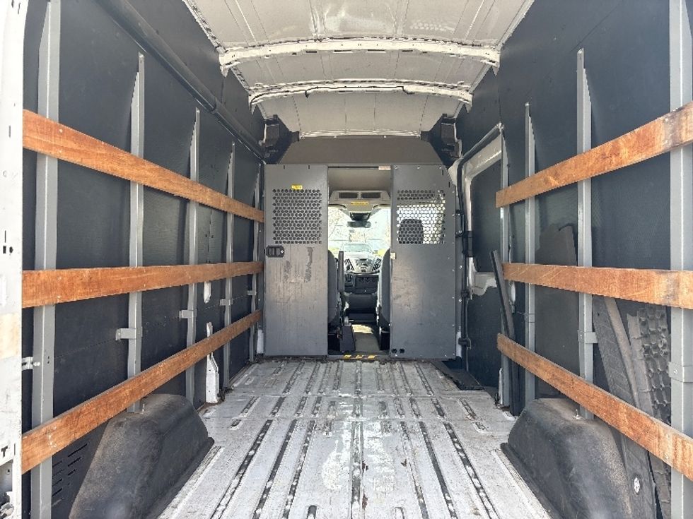 Cargo Van (Panel Van)-Light and Medium Duty Trucks-Ford-2017-Transit 250-Hammond-LA-140,696\n\t\tmiles-$ 30,000 - Image 8