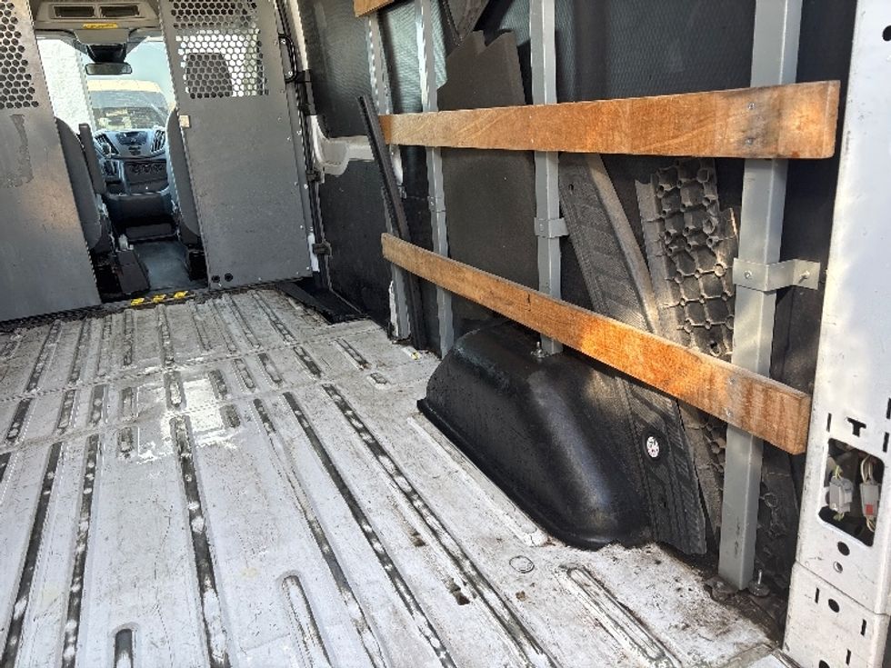 Cargo Van (Panel Van)-Light and Medium Duty Trucks-Ford-2017-Transit 250-Hammond-LA-140,696\n\t\tmiles-$ 30,000 - Image 9