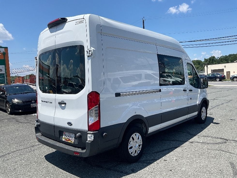 Cargo Van (Panel Van)-Light and Medium Duty Trucks-Ford-2018-Transit 250-Capitol Heights-MD-31,637\n\t\tmiles-$ 38,000 - Image 12