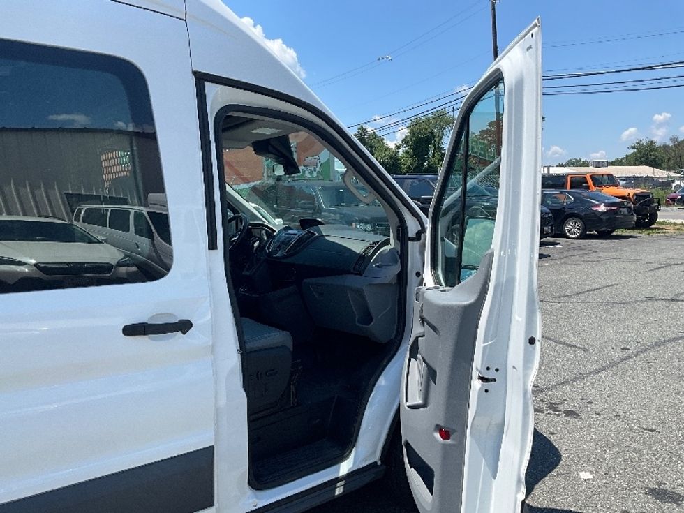 Cargo Van (Panel Van)-Light and Medium Duty Trucks-Ford-2018-Transit 250-Capitol Heights-MD-31,637\n\t\tmiles-$ 38,000 - Image 19