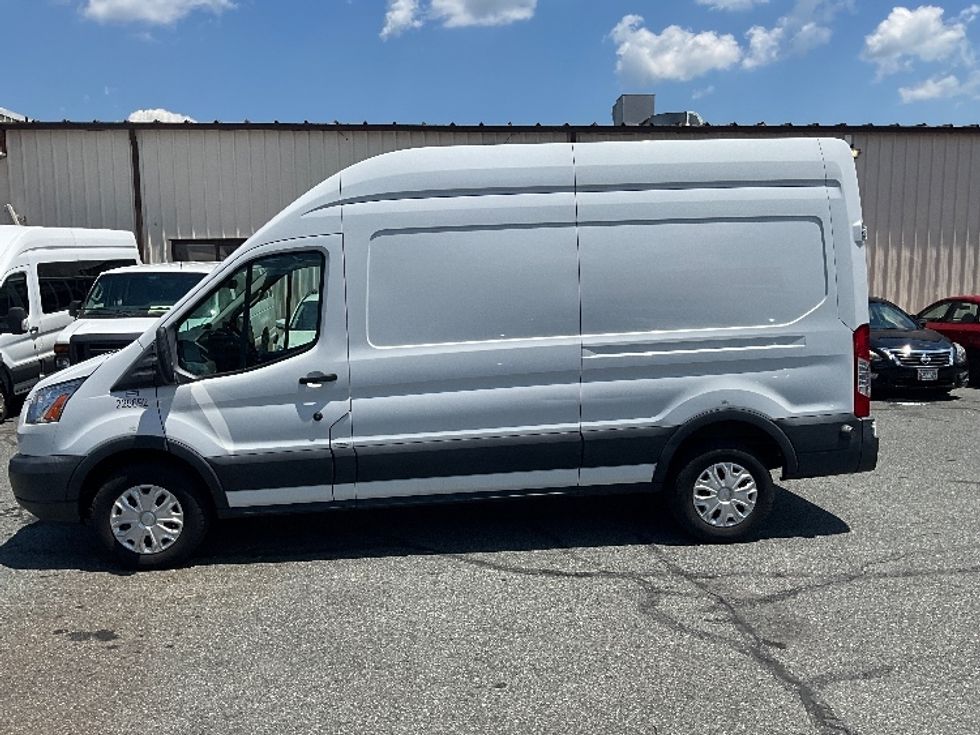 Cargo Van (Panel Van)-Light and Medium Duty Trucks-Ford-2018-Transit 250-Capitol Heights-MD-31,637\n\t\tmiles-$ 38,000 - Image 4