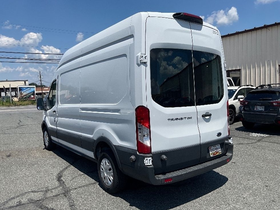 Cargo Van (Panel Van)-Light and Medium Duty Trucks-Ford-2018-Transit 250-Capitol Heights-MD-31,637\n\t\tmiles-$ 38,000 - Image 6