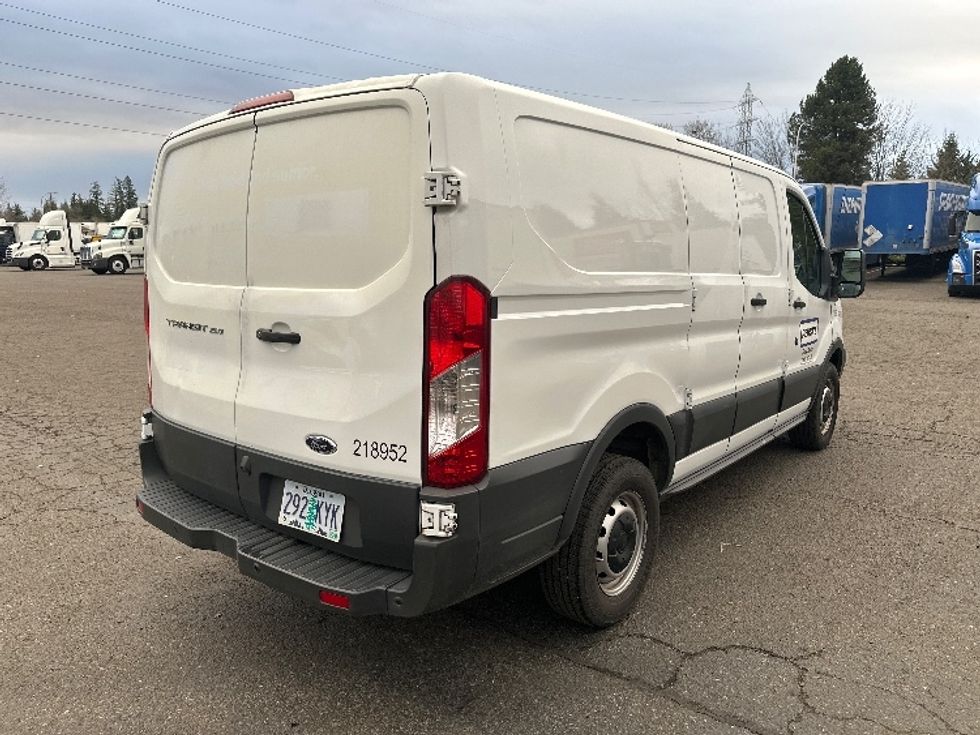 Cargo Van (Panel Van)-Light and Medium Duty Trucks-Ford-2018-Transit 250-Clackamas-OR-86,950\n\t\tmiles-$ 24,500 - Image 12
