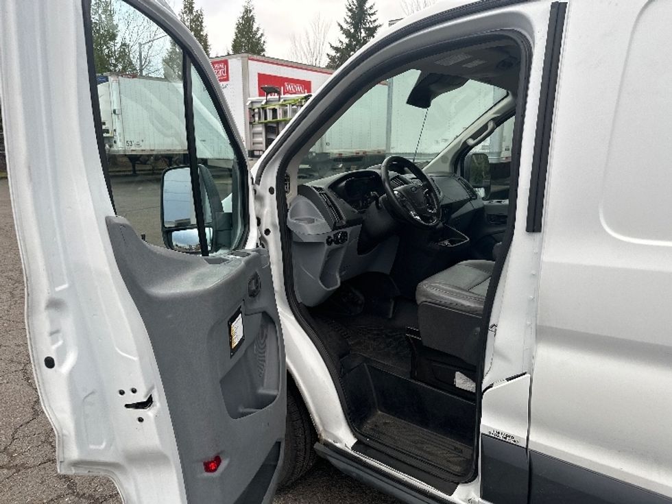 Cargo Van (Panel Van)-Light and Medium Duty Trucks-Ford-2018-Transit 250-Clackamas-OR-86,950\n\t\tmiles-$ 24,500 - Image 15