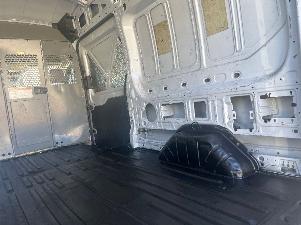 Cargo Van (Panel Van)-Light and Medium Duty Trucks-Ford-2018-Transit 250-Cranbury-NJ-147,249\n\t\tmiles-$ 24,500 - Image 12