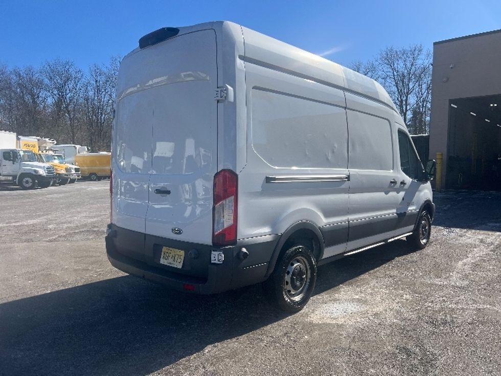 Cargo Van (Panel Van)-Light and Medium Duty Trucks-Ford-2018-Transit 250-Cranbury-NJ-147,249\n\t\tmiles-$ 24,500 - Image 13
