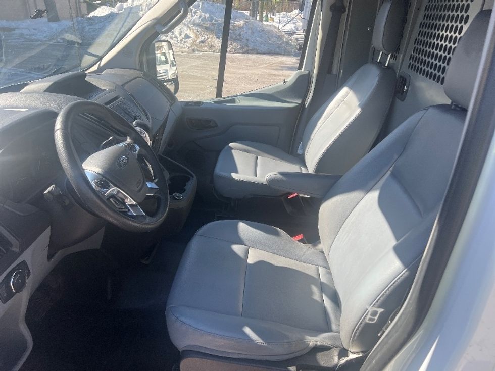 Cargo Van (Panel Van)-Light and Medium Duty Trucks-Ford-2018-Transit 250-Cranbury-NJ-147,249\n\t\tmiles-$ 24,500 - Image 19