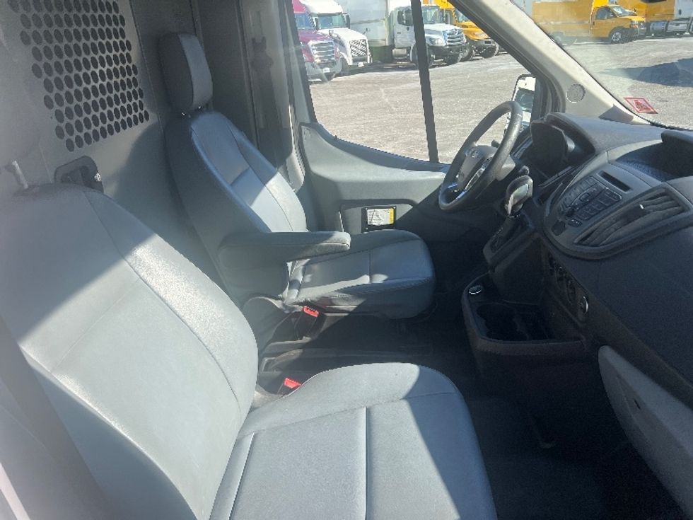 Cargo Van (Panel Van)-Light and Medium Duty Trucks-Ford-2018-Transit 250-Cranbury-NJ-147,249\n\t\tmiles-$ 24,500 - Image 22