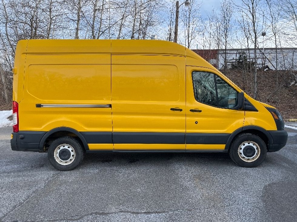 Cargo Van (Panel Van)-Light and Medium Duty Trucks-Ford-2018-Transit 250-Hazleton-PA-108,685\n\t\tmiles-$ 26,250 - Image 13