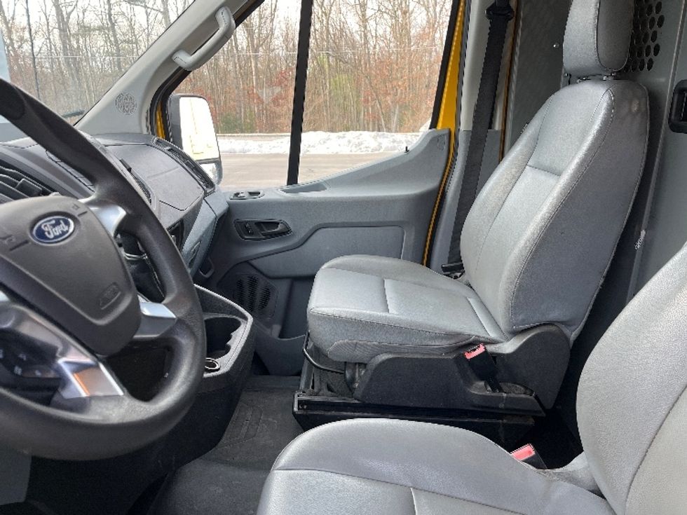 Cargo Van (Panel Van)-Light and Medium Duty Trucks-Ford-2018-Transit 250-Hazleton-PA-108,685\n\t\tmiles-$ 26,250 - Image 17
