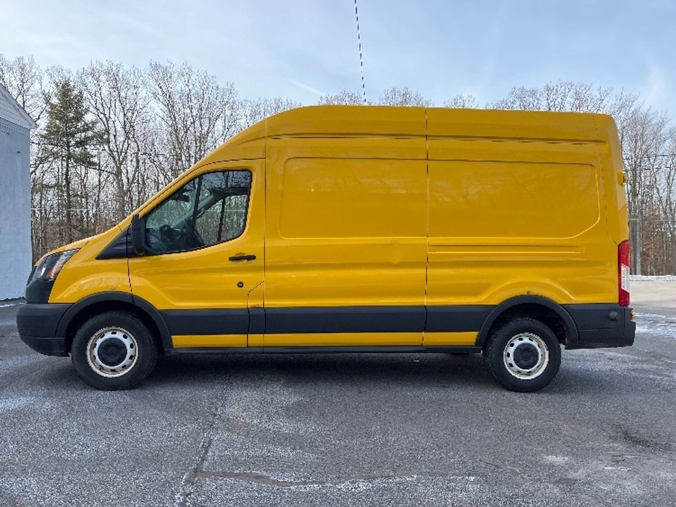 Cargo Van (Panel Van)-Light and Medium Duty Trucks-Ford-2018-Transit 250-Hazleton-PA-108,685\n\t\tmiles-$ 26,250 - Image 4