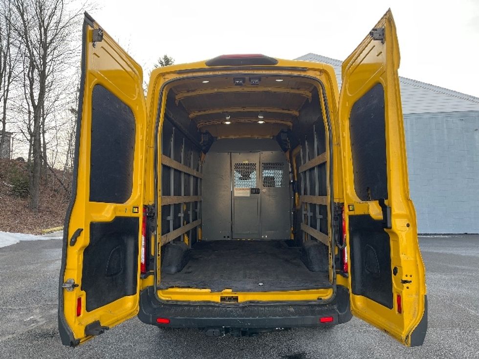 Cargo Van (Panel Van)-Light and Medium Duty Trucks-Ford-2018-Transit 250-Hazleton-PA-108,685\n\t\tmiles-$ 26,250 - Image 8