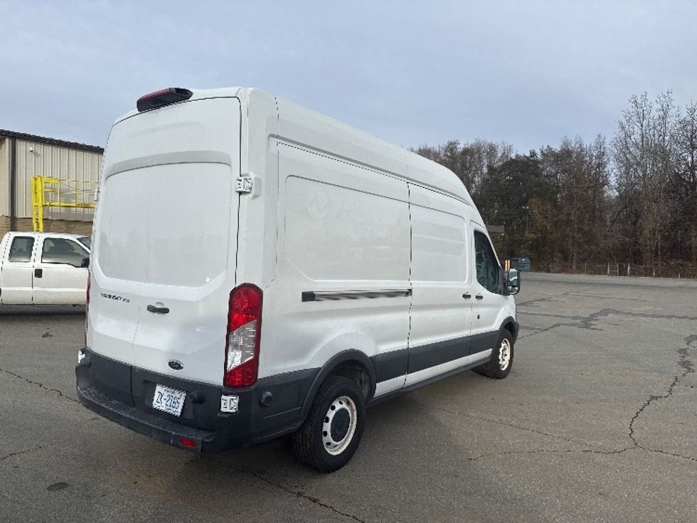 Cargo Van (Panel Van)-Light and Medium Duty Trucks-Ford-2018-Transit 250-Mebane-NC-115,090\n\t\tmiles-$ 32,250 - Image 12