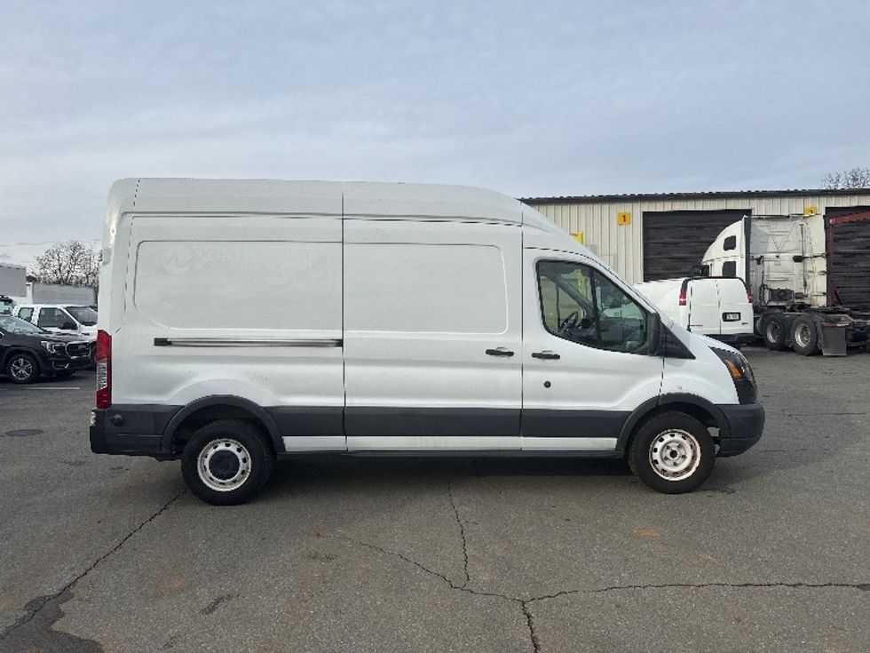 Cargo Van (Panel Van)-Light and Medium Duty Trucks-Ford-2018-Transit 250-Mebane-NC-115,090\n\t\tmiles-$ 32,250 - Image 14