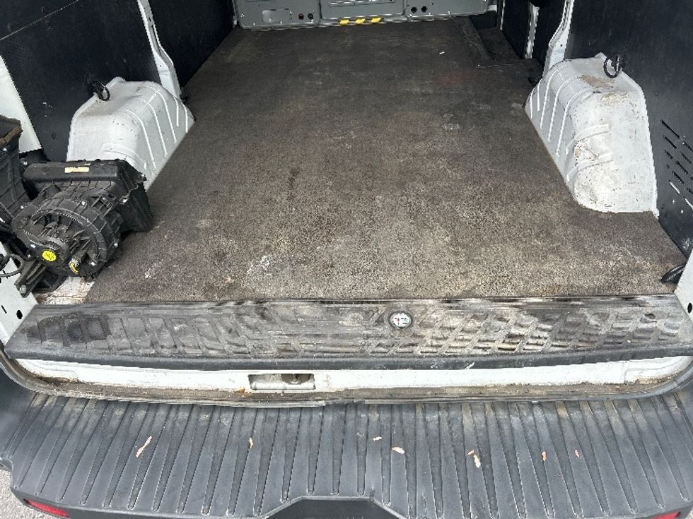 Cargo Van (Panel Van)-Light and Medium Duty Trucks-Ford-2018-Transit 250-Portland-OR-92,635\n\t\tmiles-$ 27,250 - Image 10