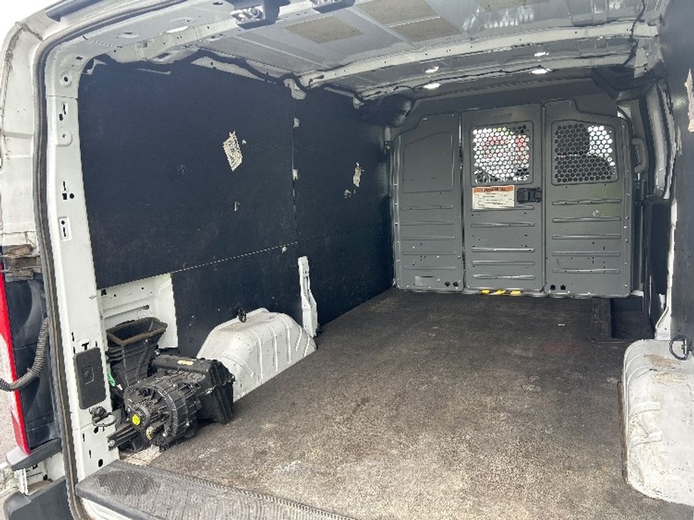 Cargo Van (Panel Van)-Light and Medium Duty Trucks-Ford-2018-Transit 250-Portland-OR-92,635\n\t\tmiles-$ 27,250 - Image 11
