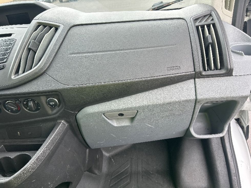 Cargo Van (Panel Van)-Light and Medium Duty Trucks-Ford-2018-Transit 250-Portland-OR-92,635\n\t\tmiles-$ 27,250 - Image 21