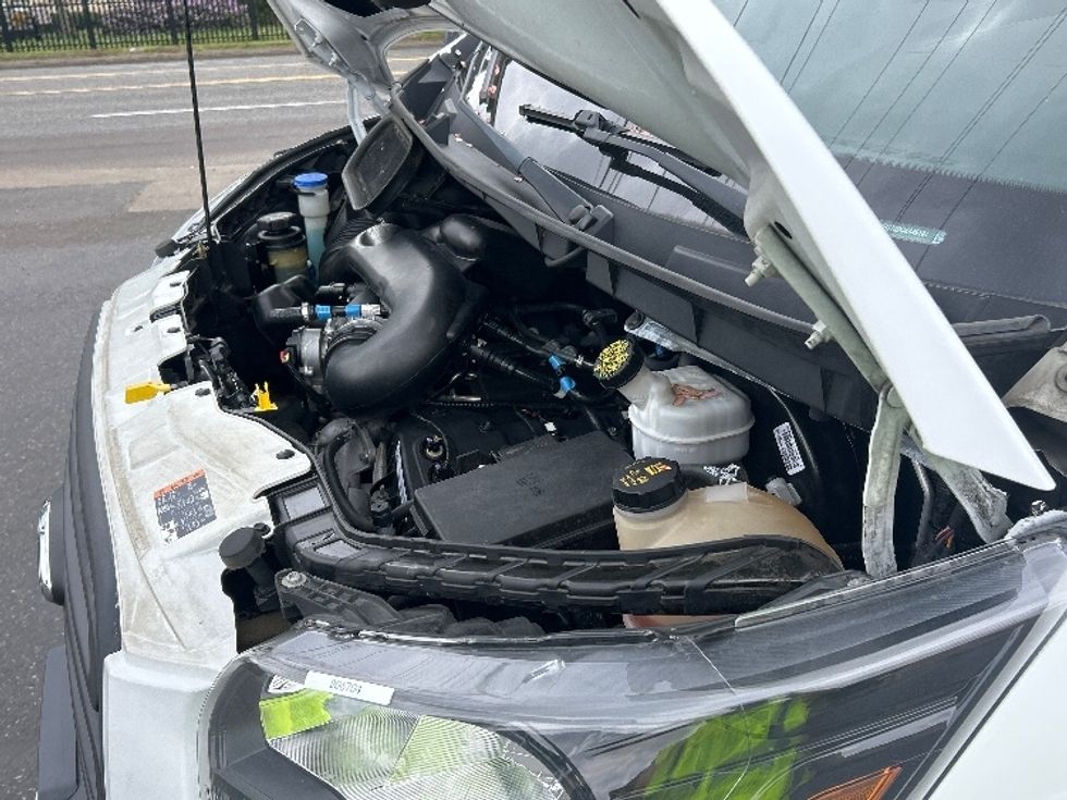 Cargo Van (Panel Van)-Light and Medium Duty Trucks-Ford-2018-Transit 250-Portland-OR-92,635\n\t\tmiles-$ 27,250 - Image 24
