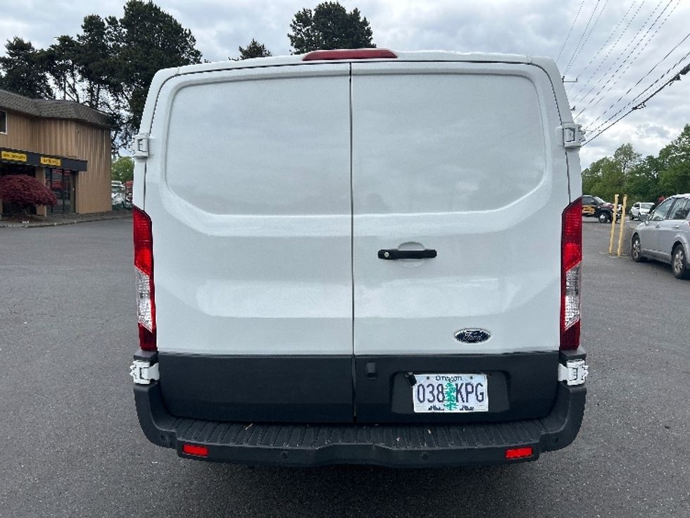 Cargo Van (Panel Van)-Light and Medium Duty Trucks-Ford-2018-Transit 250-Portland-OR-92,635\n\t\tmiles-$ 27,250 - Image 7