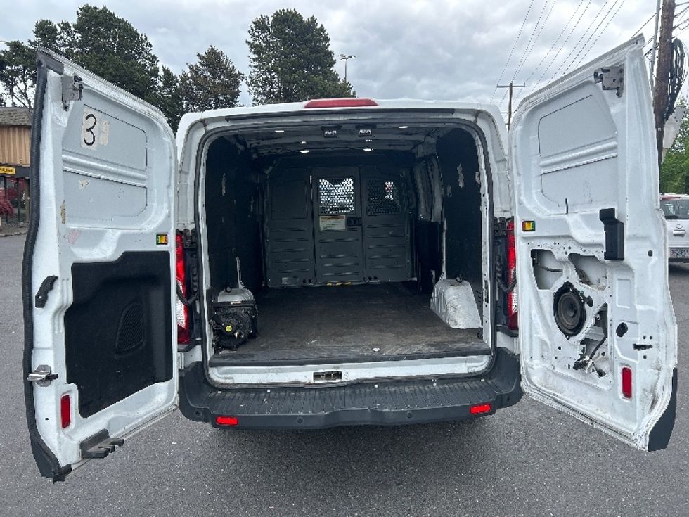 Cargo Van (Panel Van)-Light and Medium Duty Trucks-Ford-2018-Transit 250-Portland-OR-92,635\n\t\tmiles-$ 27,250 - Image 9