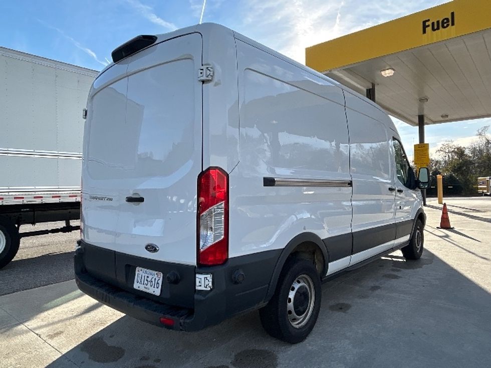 Cargo Van (Panel Van)-Light and Medium Duty Trucks-Ford-2018-Transit 250-Prince George-VA-147,739\n\t\tmiles-$ 23,000 - Image 13