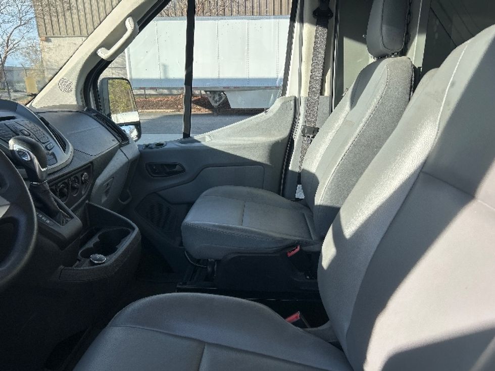 Cargo Van (Panel Van)-Light and Medium Duty Trucks-Ford-2018-Transit 250-Prince George-VA-147,739\n\t\tmiles-$ 23,000 - Image 16