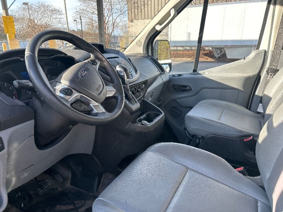 Cargo Van (Panel Van)-Light and Medium Duty Trucks-Ford-2018-Transit 250-Prince George-VA-147,739\n\t\tmiles-$ 23,000 - Image 18