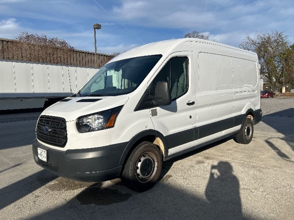Cargo Van (Panel Van)-Light and Medium Duty Trucks-Ford-2018-Transit 250-Prince George-VA-147,739\n\t\tmiles-$ 23,000 - Image 3