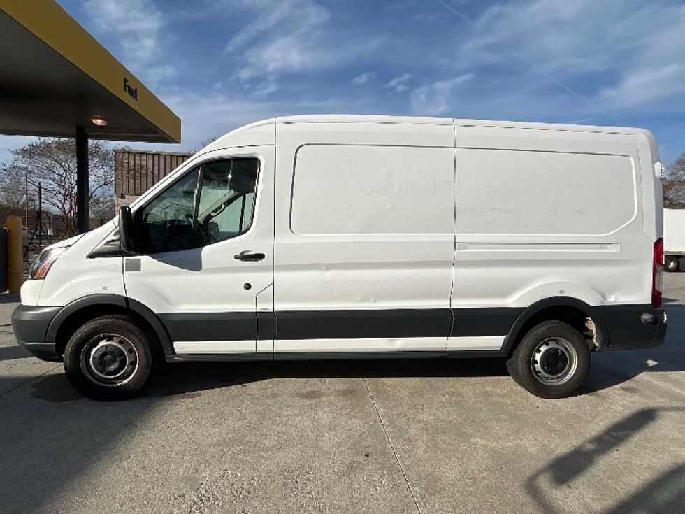 Cargo Van (Panel Van)-Light and Medium Duty Trucks-Ford-2018-Transit 250-Prince George-VA-147,739\n\t\tmiles-$ 23,000 - Image 4