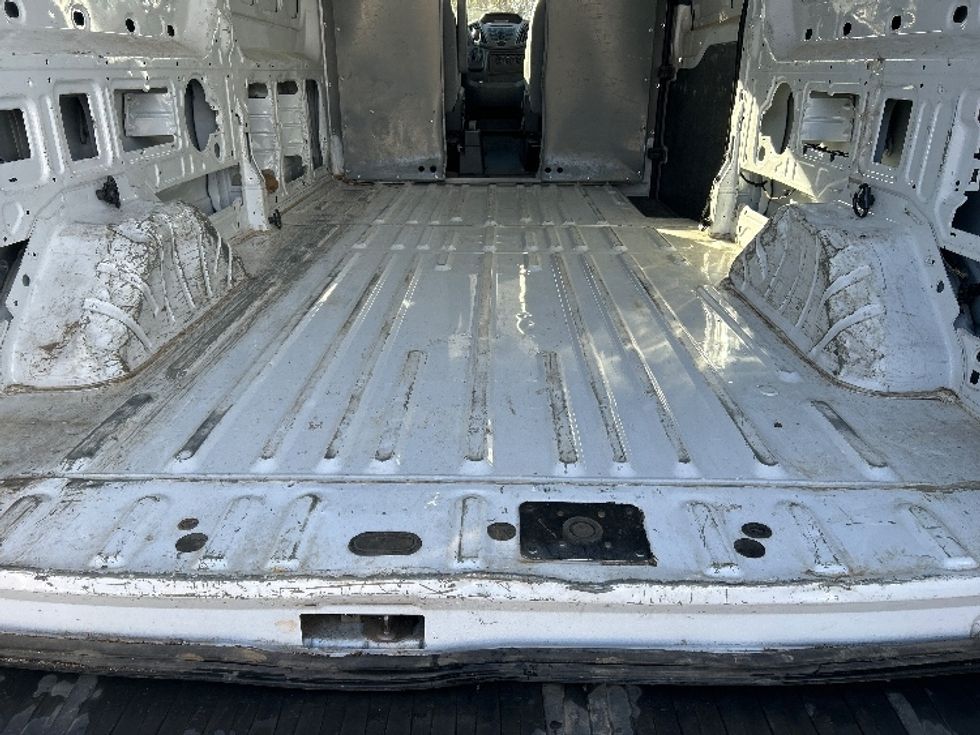 Cargo Van (Panel Van)-Light and Medium Duty Trucks-Ford-2018-Transit 250-Prince George-VA-147,739\n\t\tmiles-$ 23,000 - Image 5