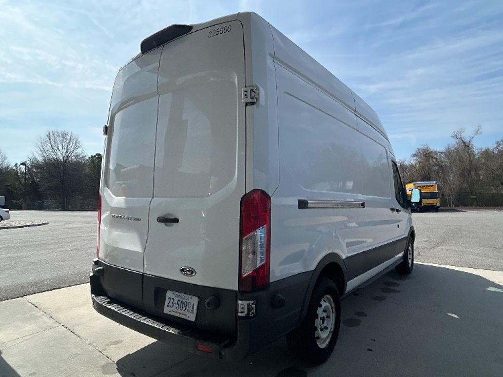 Cargo Van (Panel Van)-Light and Medium Duty Trucks-Ford-2018-Transit 250-Prince George-VA-195,130\n\t\tmiles-$ 25,250 - Image 12