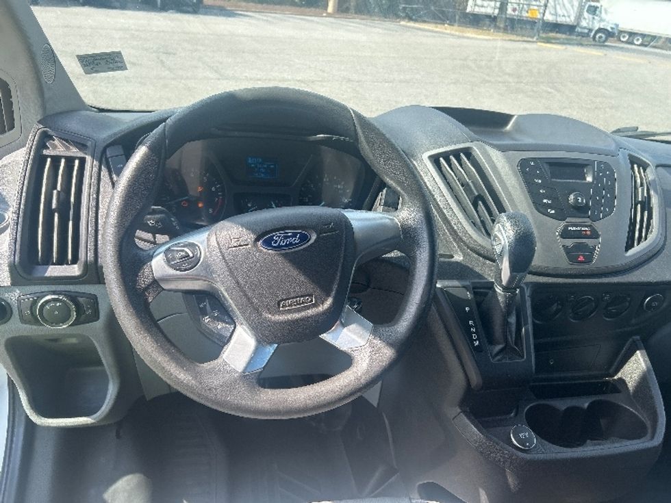 Cargo Van (Panel Van)-Light and Medium Duty Trucks-Ford-2018-Transit 250-Prince George-VA-195,130\n\t\tmiles-$ 25,250 - Image 17