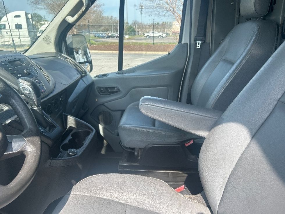 Cargo Van (Panel Van)-Light and Medium Duty Trucks-Ford-2018-Transit 250-Prince George-VA-195,130\n\t\tmiles-$ 25,250 - Image 18