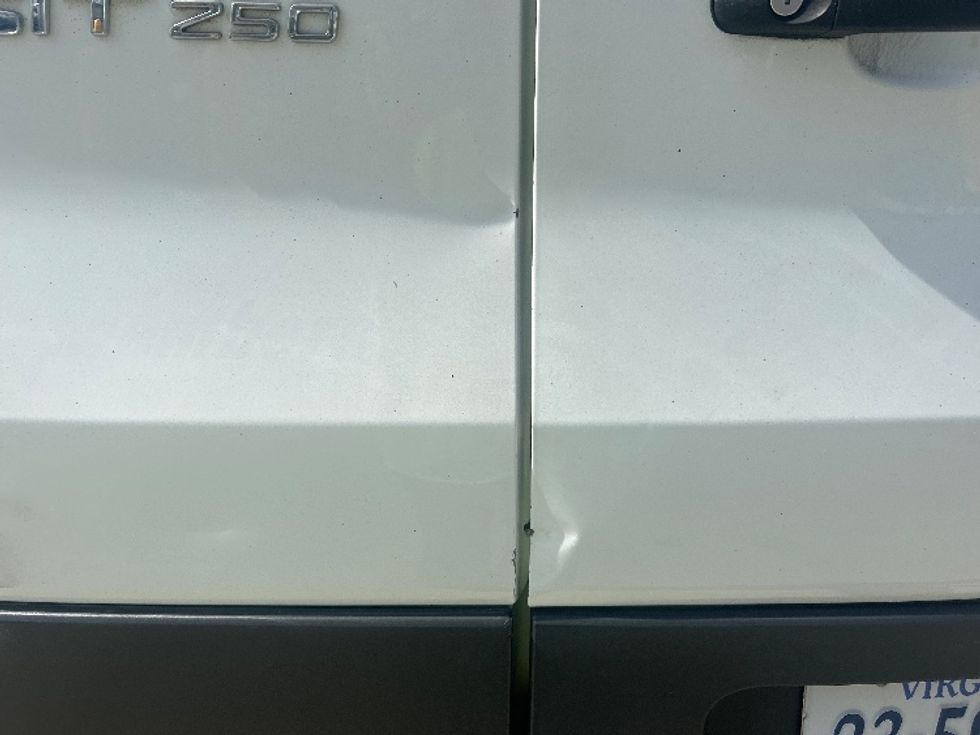 Cargo Van (Panel Van)-Light and Medium Duty Trucks-Ford-2018-Transit 250-Prince George-VA-195,130\n\t\tmiles-$ 25,250 - Image 26