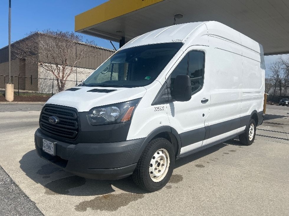 Cargo Van (Panel Van)-Light and Medium Duty Trucks-Ford-2018-Transit 250-Prince George-VA-195,130\n\t\tmiles-$ 25,250 - Image 3